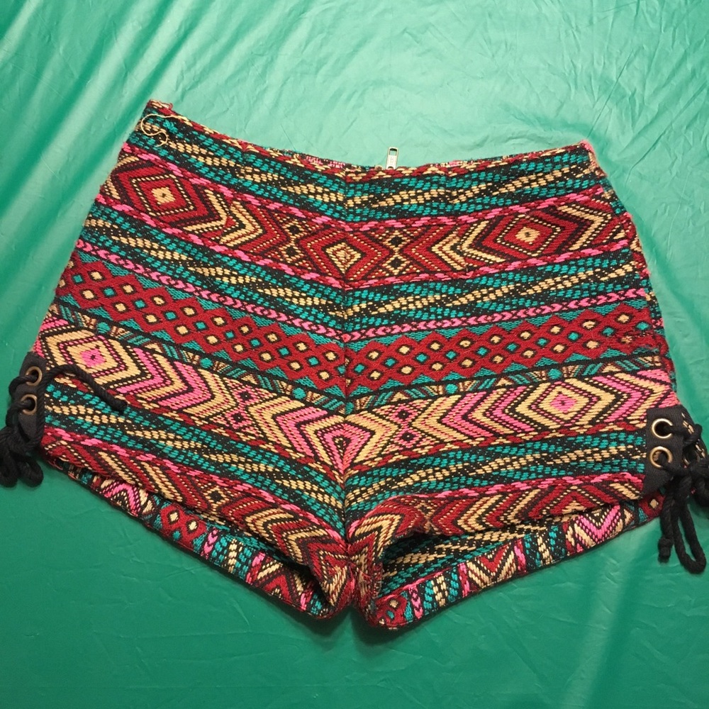 Zip in back shorts-Ecoté